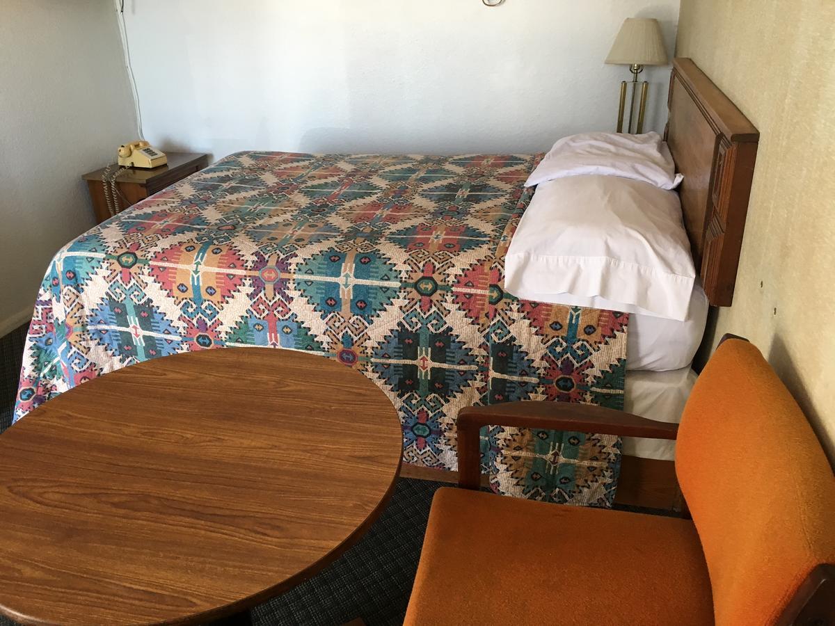 Skyliner Motel Stroud Екстериор снимка