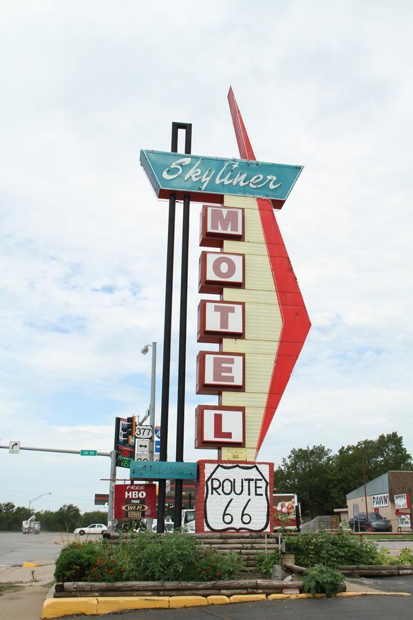 Skyliner Motel Stroud Екстериор снимка