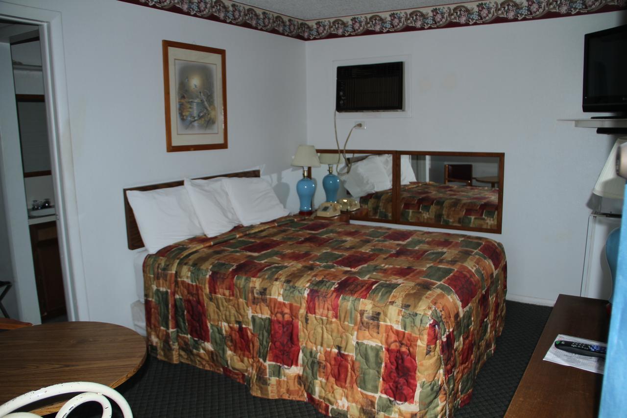 Skyliner Motel Stroud Екстериор снимка