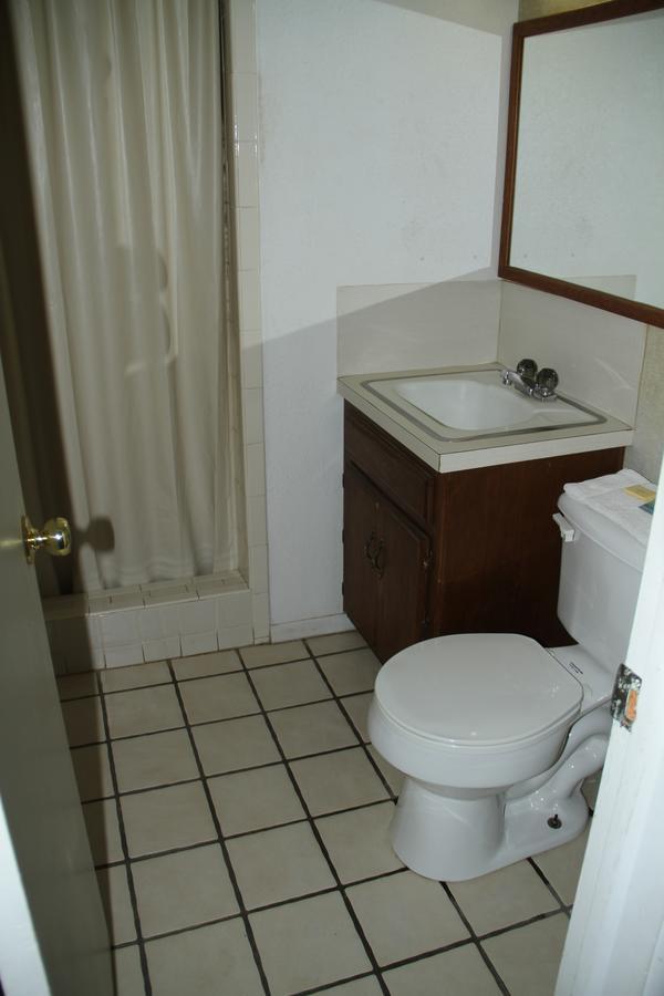 Skyliner Motel Stroud Екстериор снимка
