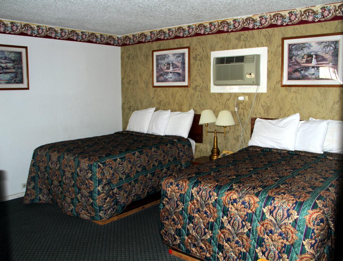 Skyliner Motel Stroud Екстериор снимка