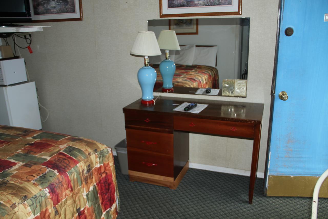 Skyliner Motel Stroud Екстериор снимка