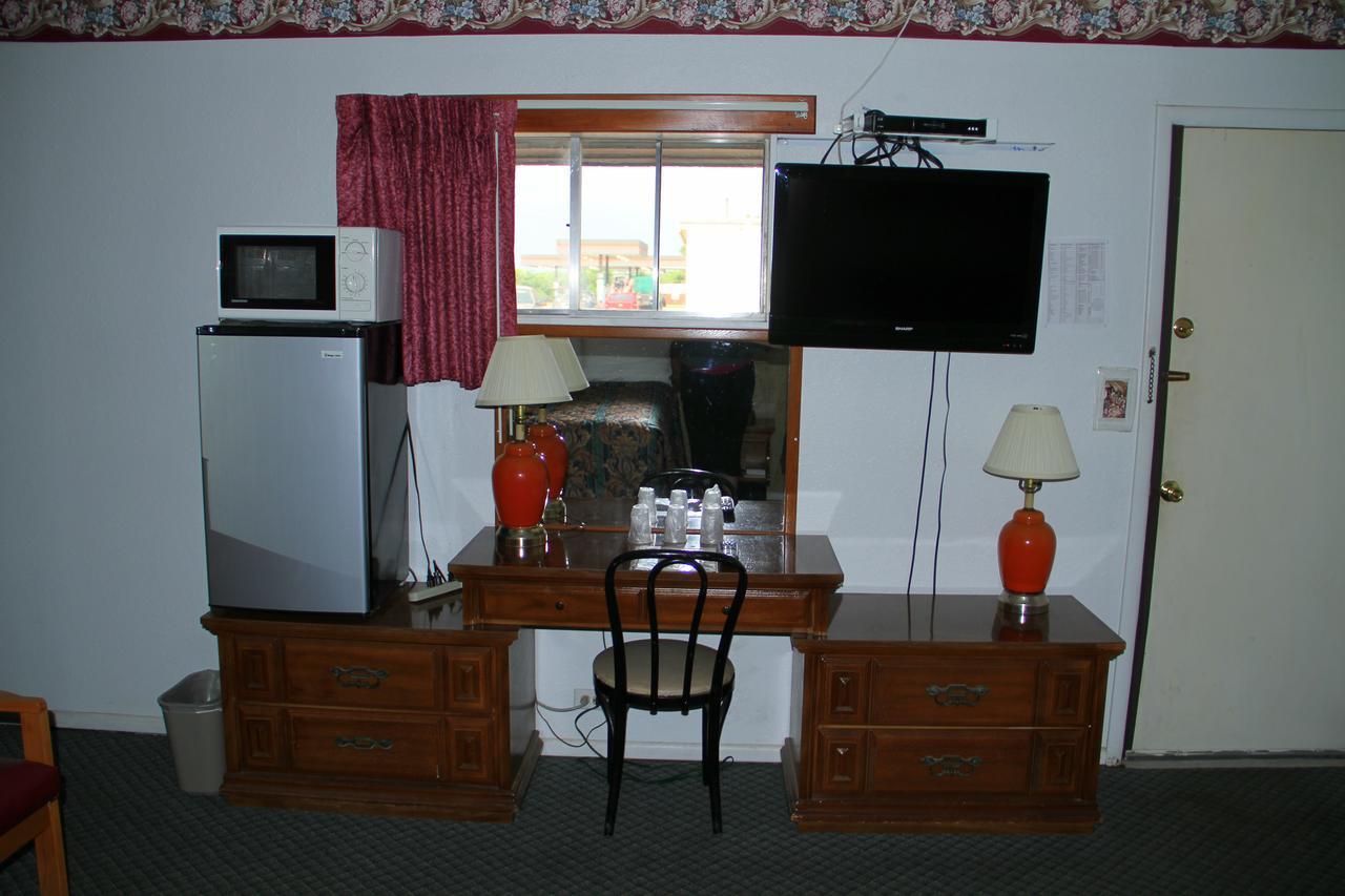 Skyliner Motel Stroud Екстериор снимка