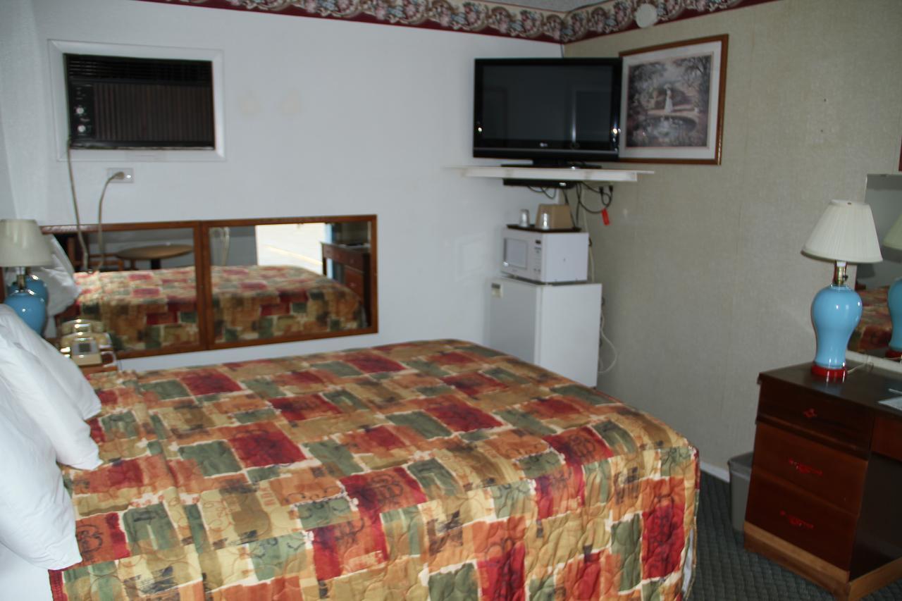 Skyliner Motel Stroud Екстериор снимка