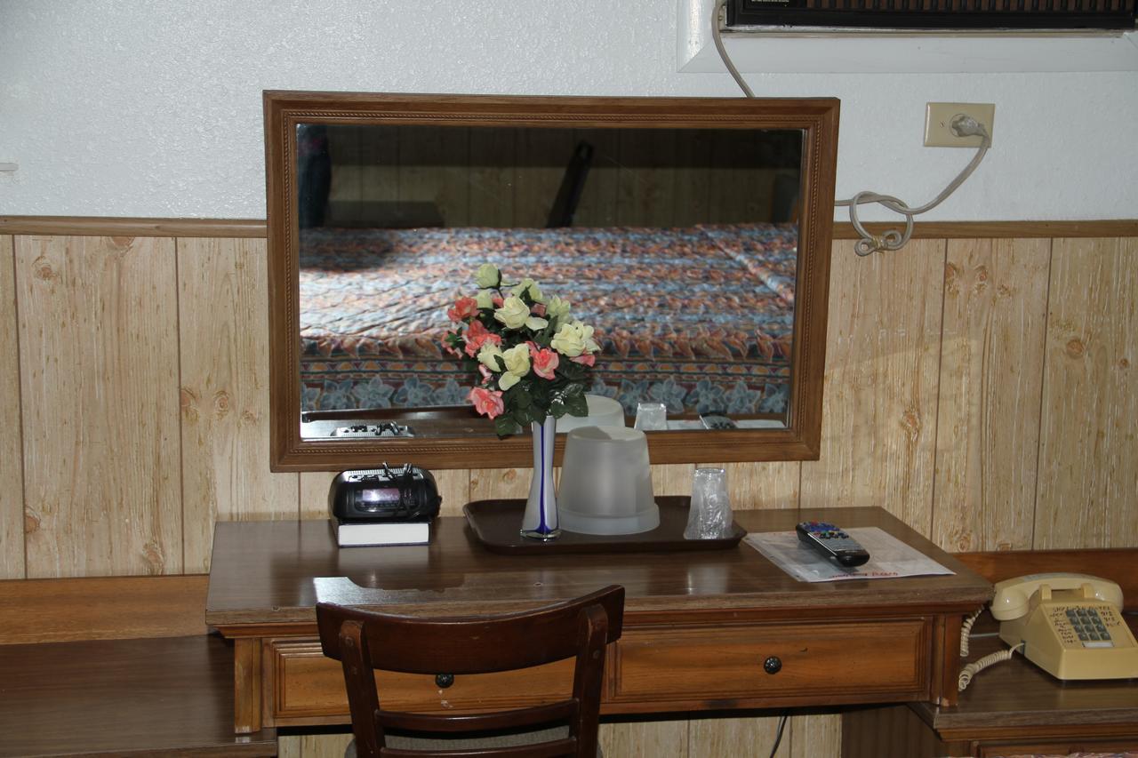 Skyliner Motel Stroud Екстериор снимка