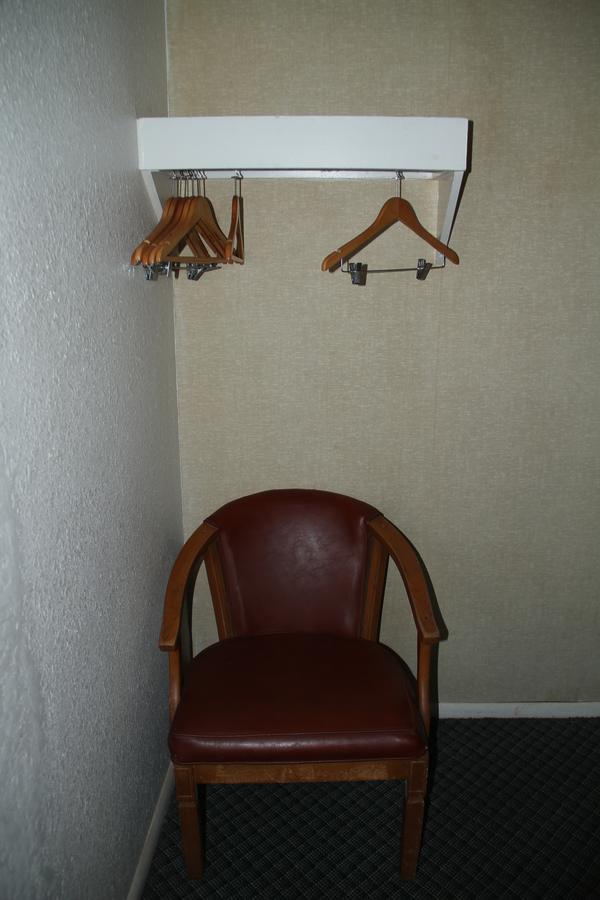 Skyliner Motel Stroud Екстериор снимка