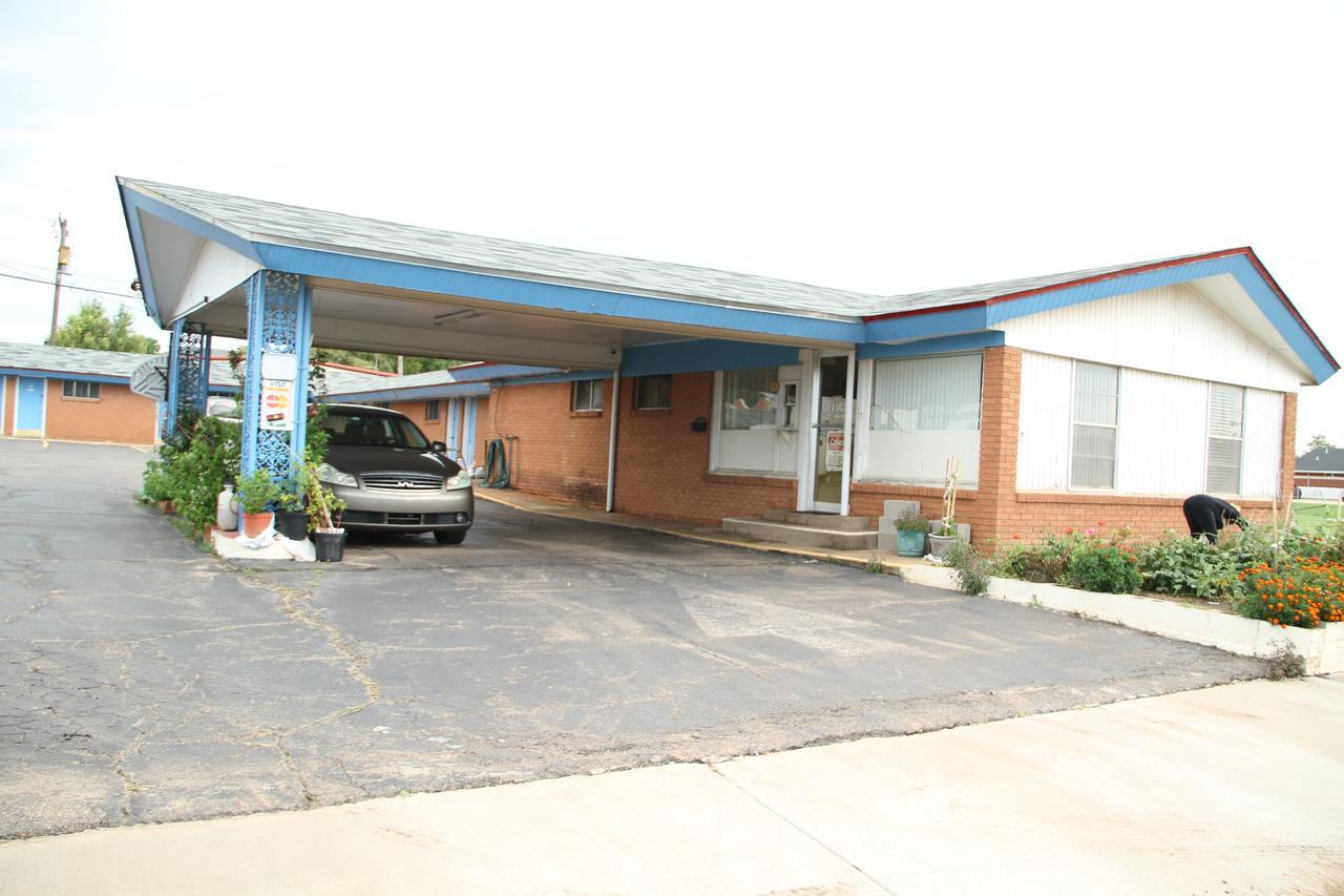 Skyliner Motel Stroud Екстериор снимка